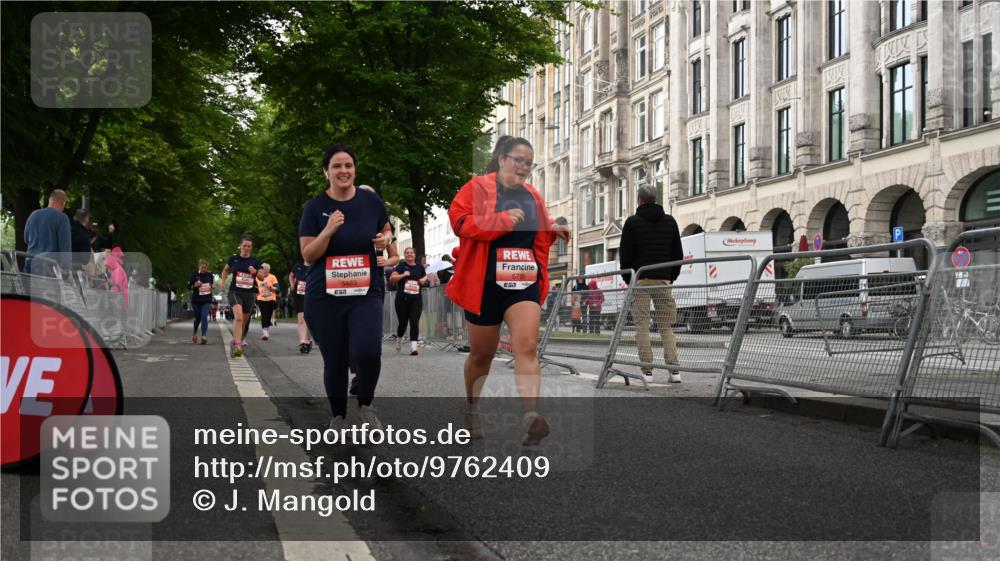 14.06.2026 - REWE Women's Run J. Mangold http://msf.ph/oto/9762409 14.06.2026 11:08:42 Ziel 5073, 5543, 5544, 5653, 5755, 5825, 5841, 5859 meine-sportfotos.de