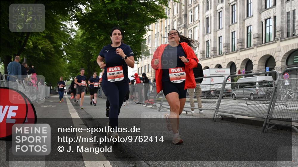 14.06.2026 - REWE Women's Run J. Mangold http://msf.ph/oto/9762414 14.06.2026 11:08:42 Ziel 5073, 5543, 5544, 5653, 5755, 5825, 5841, 5859 meine-sportfotos.de