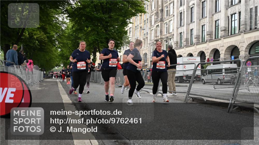 14.06.2026 - REWE Women's Run J. Mangold http://msf.ph/oto/9762461 14.06.2026 11:08:47 Ziel 5037, 5099, 5543, 5544, 5600, 5653, 5732, 5755, 5825, 5841, 5859, 5925 meine-sportfotos.de