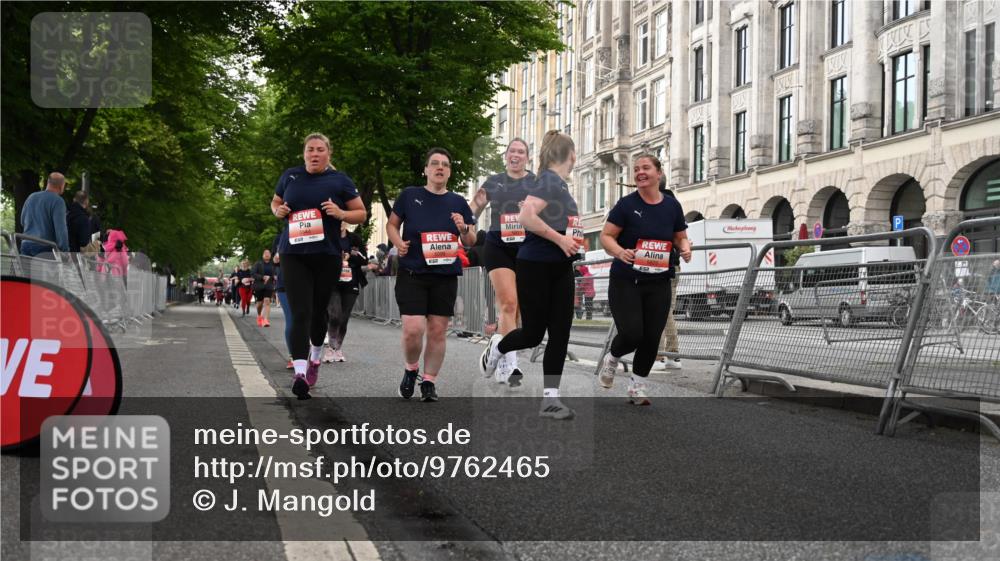 14.06.2026 - REWE Women's Run J. Mangold http://msf.ph/oto/9762465 14.06.2026 11:08:47 Ziel 5037, 5099, 5543, 5544, 5600, 5653, 5732, 5755, 5825, 5841, 5859, 5925 meine-sportfotos.de