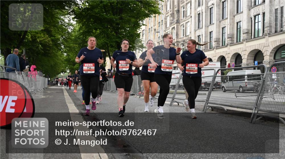 14.06.2026 - REWE Women's Run J. Mangold http://msf.ph/oto/9762467 14.06.2026 11:08:47 Ziel 5037, 5099, 5543, 5544, 5600, 5653, 5732, 5755, 5825, 5841, 5859, 5925 meine-sportfotos.de