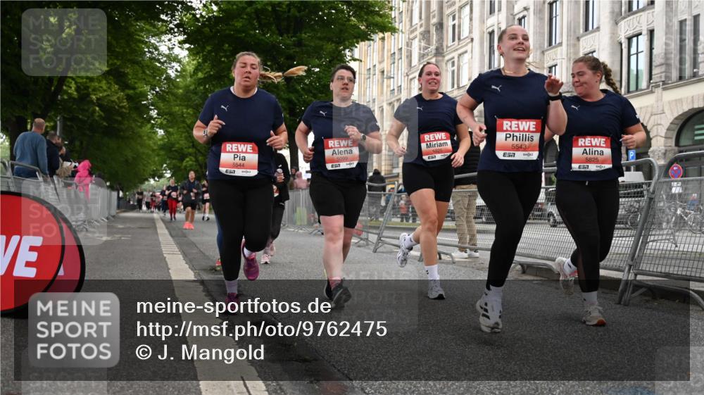 14.06.2026 - REWE Women's Run J. Mangold http://msf.ph/oto/9762475 14.06.2026 11:08:48 Ziel 5037, 5099, 5543, 5544, 5600, 5732, 5825, 5841, 5859, 5925 meine-sportfotos.de