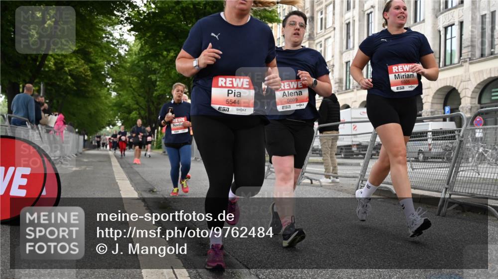 14.06.2026 - REWE Women's Run J. Mangold http://msf.ph/oto/9762484 14.06.2026 11:08:48 Ziel 5037, 5099, 5543, 5544, 5600, 5732, 5825, 5841, 5859, 5925 meine-sportfotos.de