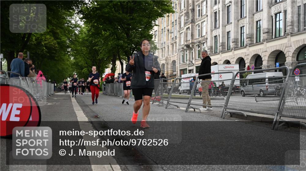 14.06.2026 - REWE Women's Run J. Mangold http://msf.ph/oto/9762526 14.06.2026 11:08:55 Ziel 5037, 5259, 5600, 5681, 5732, 5927 meine-sportfotos.de
