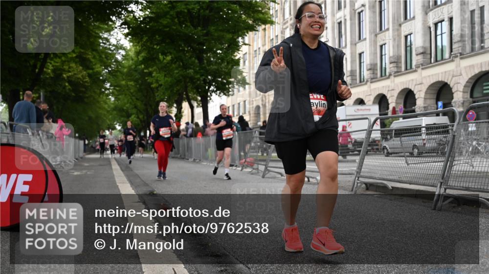 14.06.2026 - REWE Women's Run J. Mangold http://msf.ph/oto/9762538 14.06.2026 11:08:56 Ziel 5259, 5600, 5681, 5927 meine-sportfotos.de