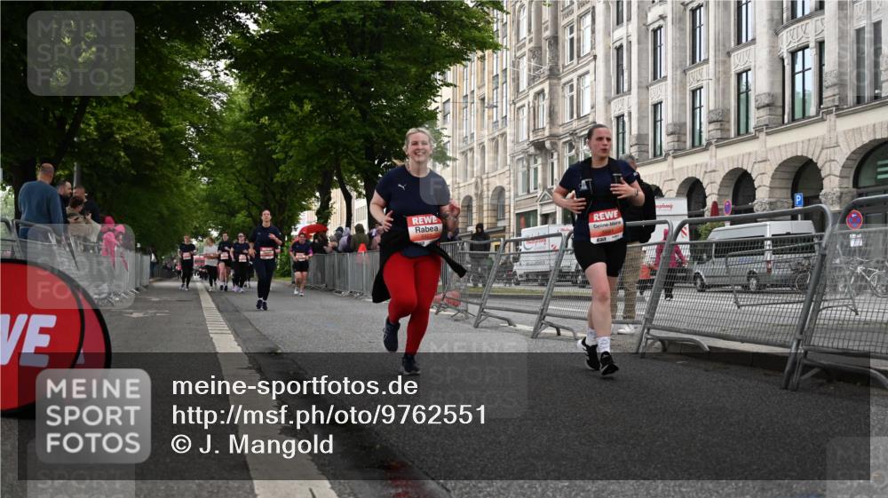 14.06.2026 - REWE Women's Run J. Mangold http://msf.ph/oto/9762551 14.06.2026 11:08:59 Ziel 5259, 5681, 5927, 5968 meine-sportfotos.de
