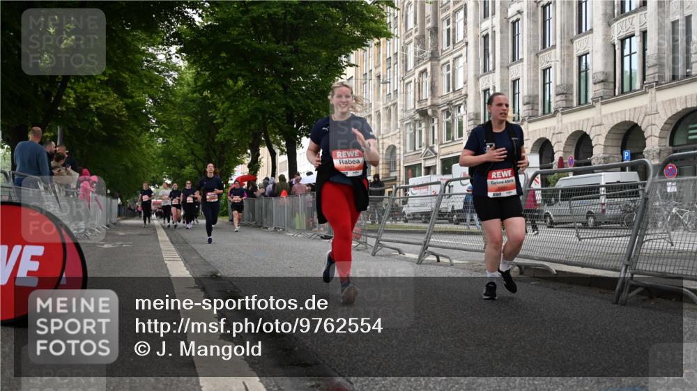 14.06.2026 - REWE Women's Run J. Mangold http://msf.ph/oto/9762554 14.06.2026 11:08:59 Ziel 5259, 5681, 5927, 5968 meine-sportfotos.de