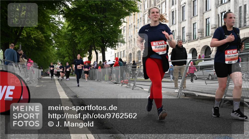 14.06.2026 - REWE Women's Run J. Mangold http://msf.ph/oto/9762562 14.06.2026 11:09:00 Ziel 5259, 5681, 5927, 5968 meine-sportfotos.de