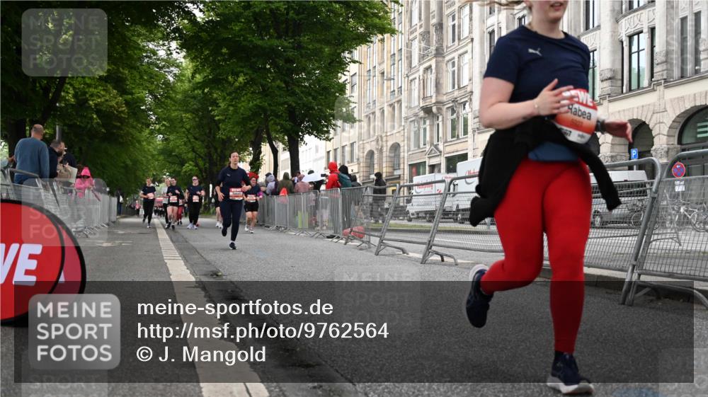 14.06.2026 - REWE Women's Run J. Mangold http://msf.ph/oto/9762564 14.06.2026 11:09:00 Ziel 5259, 5681, 5927, 5968 meine-sportfotos.de