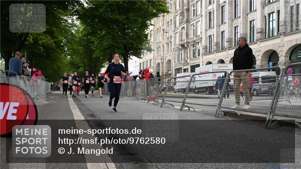 14.06.2026 - REWE Women's Run J. Mangold http://msf.ph/oto/9762580 14.06.2026 11:09:02 Ziel 5279, 5681, 5927, 5968, 5981 meine-sportfotos.de