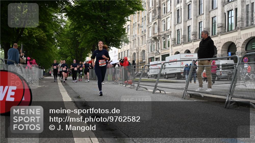 14.06.2026 - REWE Women's Run J. Mangold http://msf.ph/oto/9762582 14.06.2026 11:09:02 Ziel 5279, 5681, 5927, 5968, 5981 meine-sportfotos.de