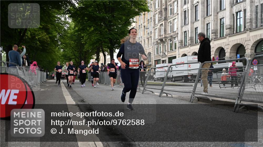14.06.2026 - REWE Women's Run J. Mangold http://msf.ph/oto/9762588 14.06.2026 11:09:03 Ziel 5279, 5681, 5836, 5927, 5968, 5981 meine-sportfotos.de