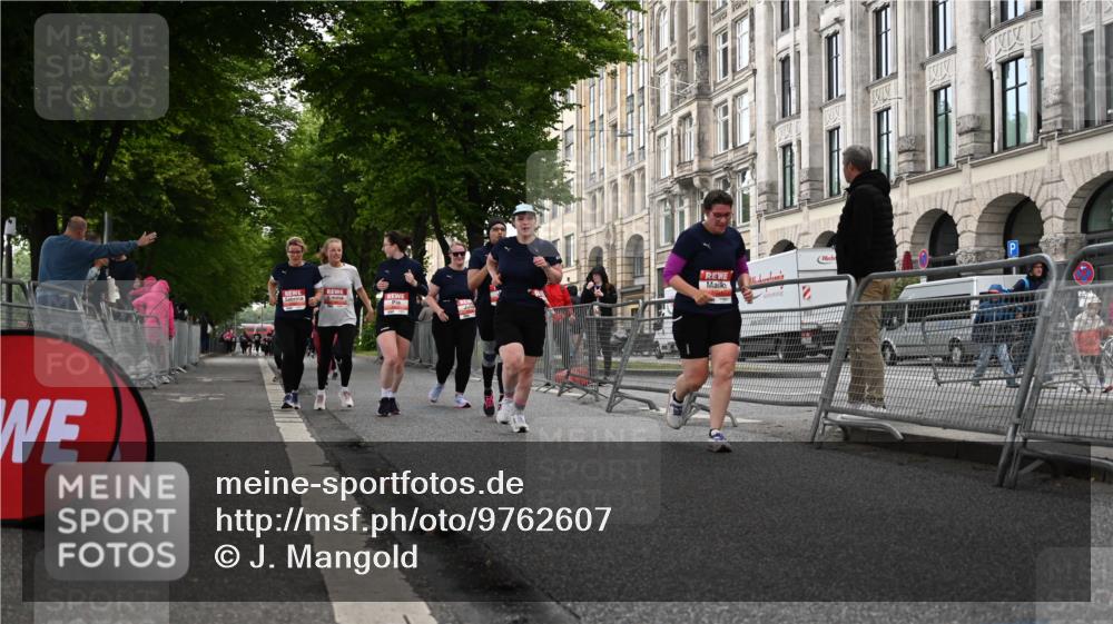 14.06.2026 - REWE Women's Run J. Mangold http://msf.ph/oto/9762607 14.06.2026 11:09:06 Ziel 5279, 5576, 5761, 5762, 5836, 5968, 5981, 5987 meine-sportfotos.de