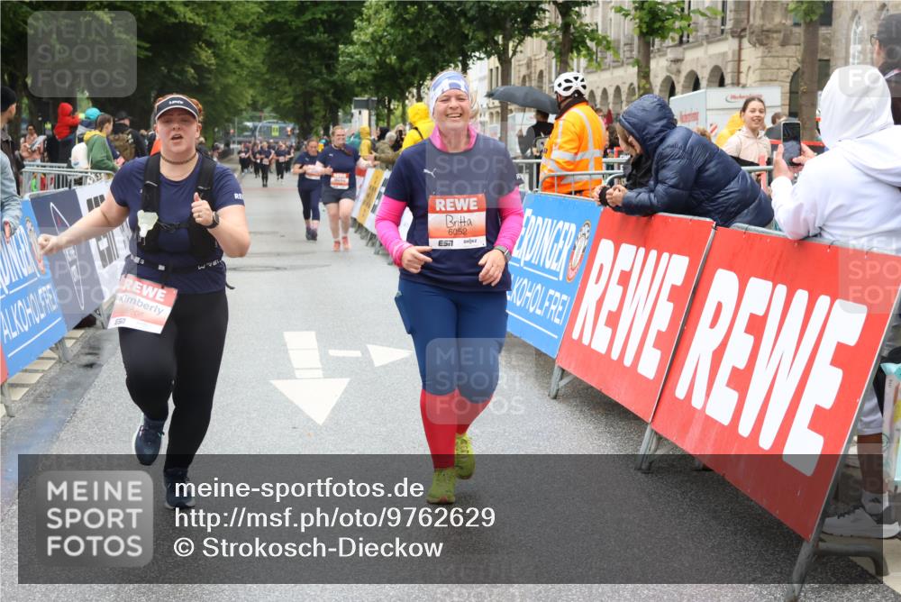 14.06.2026 - REWE Women's Run Strokosch-Dieckow http://msf.ph/oto/9762629 14.06.2026 11:12:51 Ziel 5009, 5088, 5089, 5090, 5191, 5205, 5325, 5785, 6052 meine-sportfotos.de
