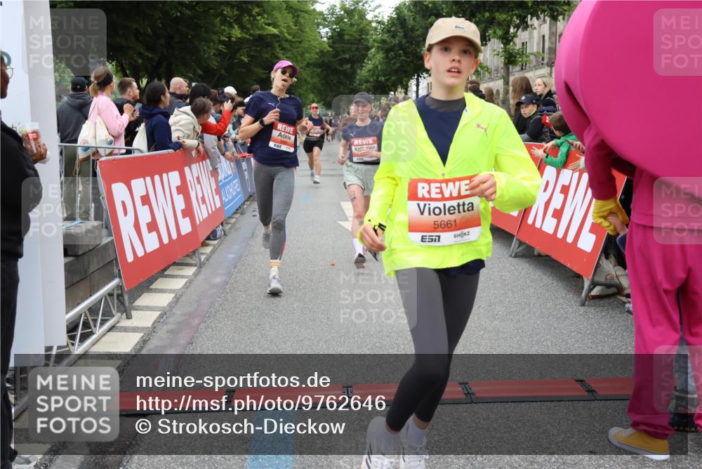 14.06.2026 - REWE Women's Run Strokosch-Dieckow http://msf.ph/oto/9762646 14.06.2026 10:58:10 Ziel 5047, 5132, 5581, 5604, 5661, 5686, 5729 meine-sportfotos.de