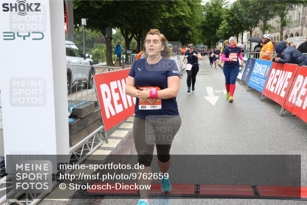 14.06.2026 - REWE Women's Run Strokosch-Dieckow http://msf.ph/oto/9762659 14.06.2026 11:12:50 Ziel 5009, 5088, 5089, 5090, 5100, 5191, 5205, 5325, 5612, 5785, 6052 meine-sportfotos.de