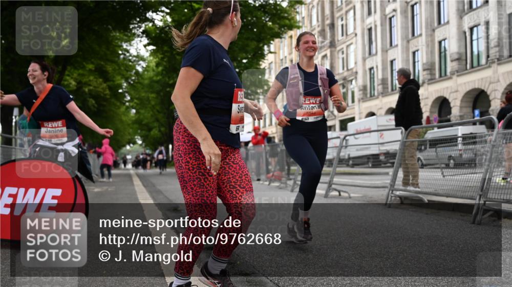 14.06.2026 - REWE Women's Run J. Mangold http://msf.ph/oto/9762668 14.06.2026 11:09:13 Ziel 5406, 5549, 5576, 5761, 5762, 5836, 5854, 5987 meine-sportfotos.de