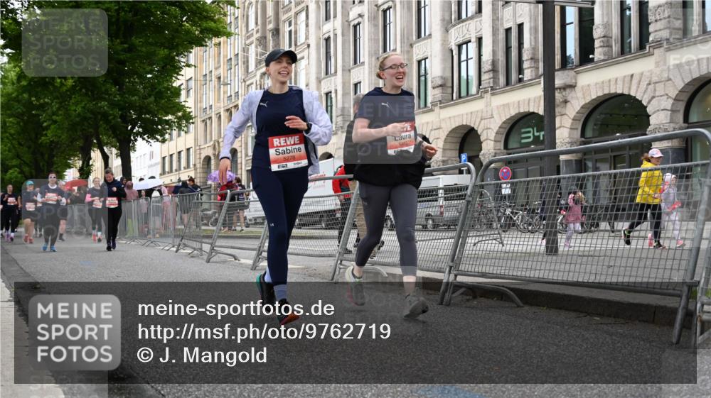 14.06.2026 - REWE Women's Run J. Mangold http://msf.ph/oto/9762719 14.06.2026 11:09:26 Ziel 5278, 5465 meine-sportfotos.de