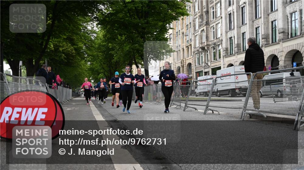 14.06.2026 - REWE Women's Run J. Mangold http://msf.ph/oto/9762731 14.06.2026 11:09:29 Ziel 5197, 5246, 5278, 5465, 5472, 5559, 5770, 5855, 5902, 5926 meine-sportfotos.de