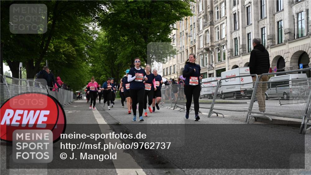 14.06.2026 - REWE Women's Run J. Mangold http://msf.ph/oto/9762737 14.06.2026 11:09:30 Ziel 5060, 5061, 5063, 5145, 5197, 5246, 5278, 5465, 5472, 5559, 5770, 5855, 5902, 5926 meine-sportfotos.de