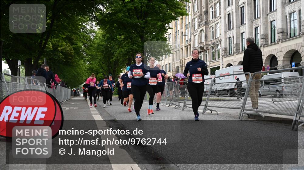 14.06.2026 - REWE Women's Run J. Mangold http://msf.ph/oto/9762744 14.06.2026 11:09:30 Ziel 5060, 5061, 5063, 5145, 5197, 5246, 5278, 5465, 5472, 5559, 5770, 5855, 5902, 5926 meine-sportfotos.de