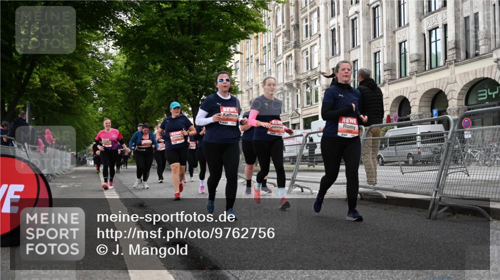 14.06.2026 - REWE Women's Run J. Mangold http://msf.ph/oto/9762756 14.06.2026 11:09:32 Ziel 5060, 5061, 5063, 5145, 5197, 5246, 5472, 5559, 5770, 5855, 5902, 5926 meine-sportfotos.de
