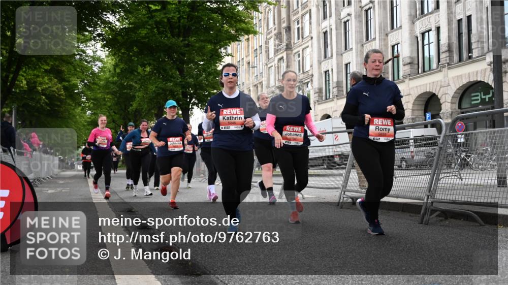 14.06.2026 - REWE Women's Run J. Mangold http://msf.ph/oto/9762763 14.06.2026 11:09:32 Ziel 5060, 5061, 5063, 5145, 5197, 5246, 5472, 5559, 5770, 5855, 5902, 5926 meine-sportfotos.de