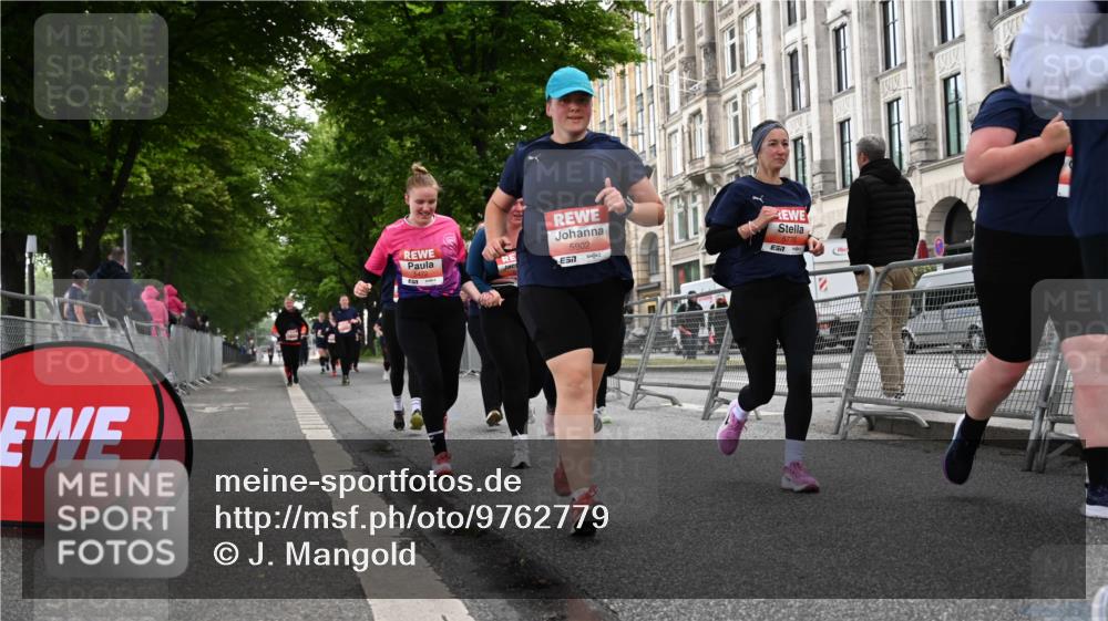 14.06.2026 - REWE Women's Run J. Mangold http://msf.ph/oto/9762779 14.06.2026 11:09:34 Ziel 5060, 5061, 5063, 5145, 5197, 5246, 5472, 5559, 5770, 5855, 5902, 5926 meine-sportfotos.de