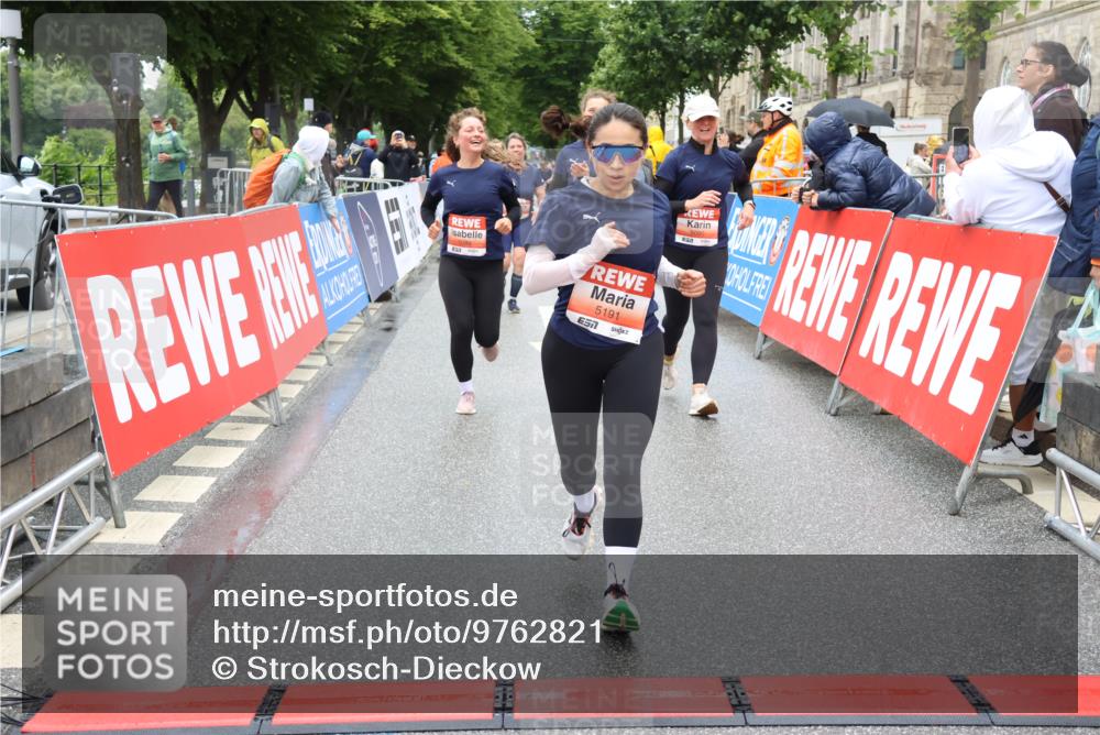 14.06.2026 - REWE Women's Run Strokosch-Dieckow http://msf.ph/oto/9762821 14.06.2026 11:12:44 Ziel 5009, 5088, 5089, 5090, 5097, 5100, 5105, 5191, 5325, 5555, 5612, 5658, 5671, 5959 meine-sportfotos.de