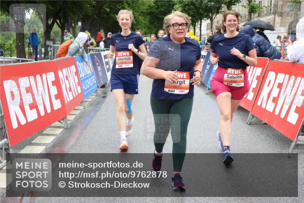 14.06.2026 - REWE Women's Run Strokosch-Dieckow http://msf.ph/oto/9762878 14.06.2026 11:12:41 Ziel 5088, 5089, 5097, 5100, 5105, 5191, 5302, 5555, 5612, 5658, 5671, 5959 meine-sportfotos.de
