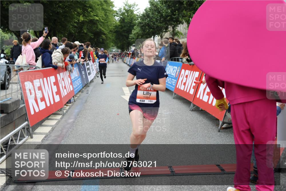 14.06.2026 - REWE Women's Run Strokosch-Dieckow http://msf.ph/oto/9763021 14.06.2026 10:57:49 Ziel 5280, 5394, 5396, 5598, 5904, 5905 meine-sportfotos.de