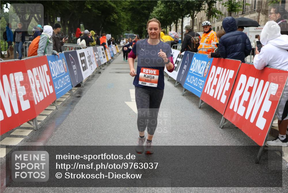 14.06.2026 - REWE Women's Run Strokosch-Dieckow http://msf.ph/oto/9763037 14.06.2026 11:12:23 Ziel 5388, 5602 meine-sportfotos.de