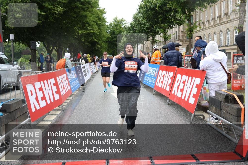 14.06.2026 - REWE Women's Run Strokosch-Dieckow http://msf.ph/oto/9763123 14.06.2026 11:12:13 Ziel 5159, 5215, 5400, 5401, 5602, 5922 meine-sportfotos.de