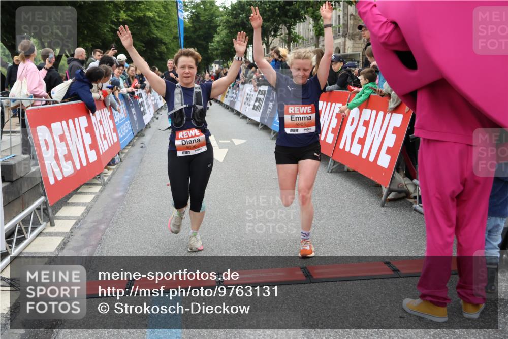 14.06.2026 - REWE Women's Run Strokosch-Dieckow http://msf.ph/oto/9763131 14.06.2026 10:57:43 Ziel 5202, 5255, 5280, 5381, 5396, 5712, 5778, 5904, 5905, 5924 meine-sportfotos.de