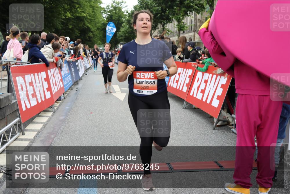 14.06.2026 - REWE Women's Run Strokosch-Dieckow http://msf.ph/oto/9763245 14.06.2026 10:57:41 Ziel 5202, 5255, 5280, 5381, 5396, 5499, 5712, 5778, 5904, 5924 meine-sportfotos.de