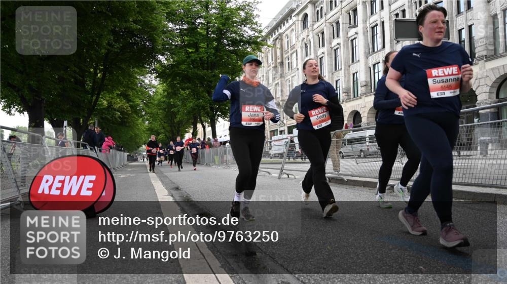 14.06.2026 - REWE Women's Run J. Mangold http://msf.ph/oto/9763250 14.06.2026 11:09:36 Ziel 5060, 5061, 5063, 5145, 5197, 5246, 5472, 5559, 5770, 5855, 5902, 5926 meine-sportfotos.de