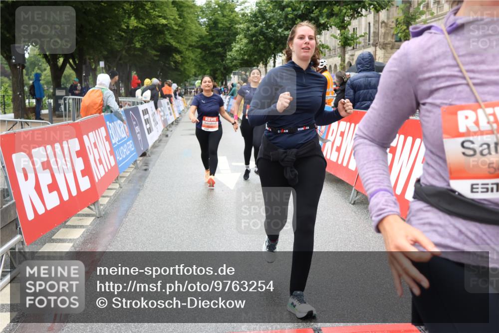 14.06.2026 - REWE Women's Run Strokosch-Dieckow http://msf.ph/oto/9763254 14.06.2026 11:12:09 Ziel 5215, 5265, 5362, 5400, 5401, 5730, 5922 meine-sportfotos.de