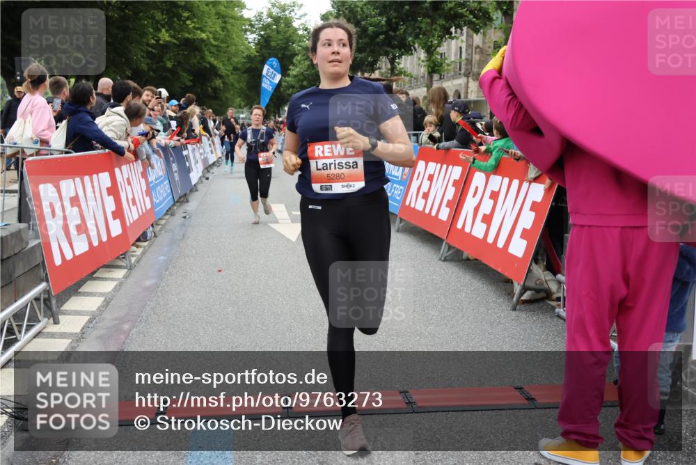 14.06.2026 - REWE Women's Run Strokosch-Dieckow http://msf.ph/oto/9763273 14.06.2026 10:57:41 Ziel 5202, 5255, 5280, 5381, 5396, 5499, 5712, 5778, 5904, 5924 meine-sportfotos.de