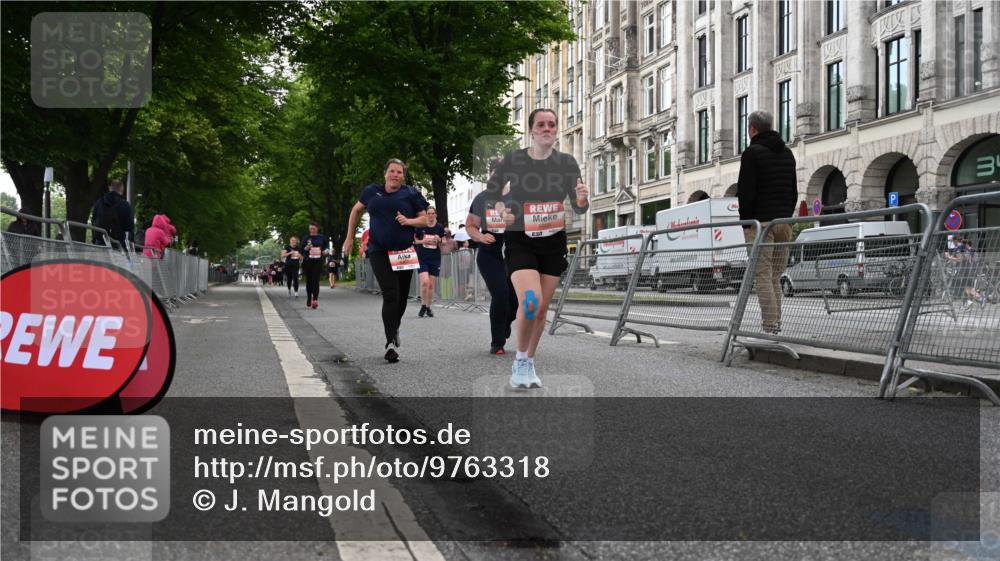 14.06.2026 - REWE Women's Run J. Mangold http://msf.ph/oto/9763318 14.06.2026 11:09:53 Ziel 5211, 5301, 5698 meine-sportfotos.de