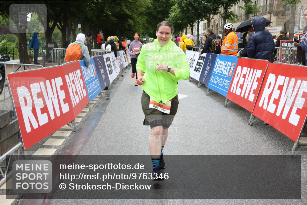 14.06.2026 - REWE Women's Run Strokosch-Dieckow http://msf.ph/oto/9763346 14.06.2026 11:12:04 Ziel 5080, 5081, 5082, 5265, 5362, 5401, 5730 meine-sportfotos.de