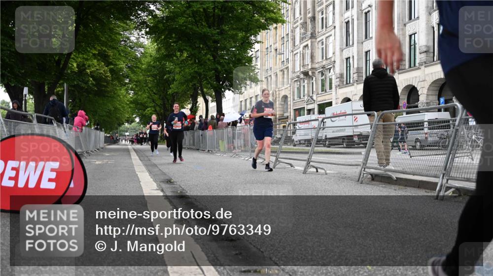 14.06.2026 - REWE Women's Run J. Mangold http://msf.ph/oto/9763349 14.06.2026 11:09:56 Ziel 5211, 5240, 5301, 5698, 5787, 5788, 5961 meine-sportfotos.de