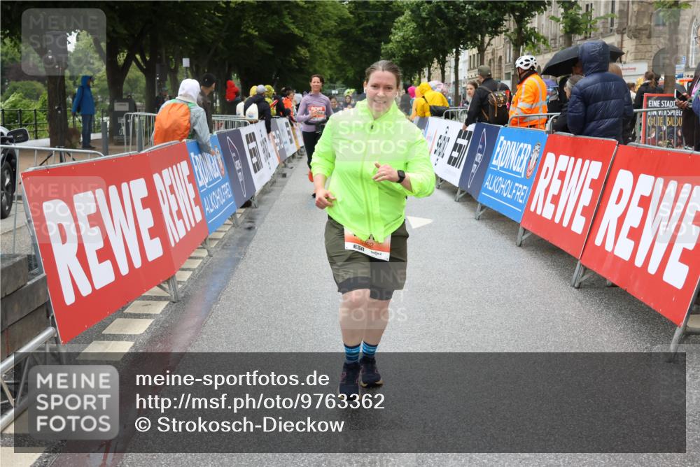 14.06.2026 - REWE Women's Run Strokosch-Dieckow http://msf.ph/oto/9763362 14.06.2026 11:12:04 Ziel 5080, 5081, 5082, 5265, 5362, 5401, 5730 meine-sportfotos.de