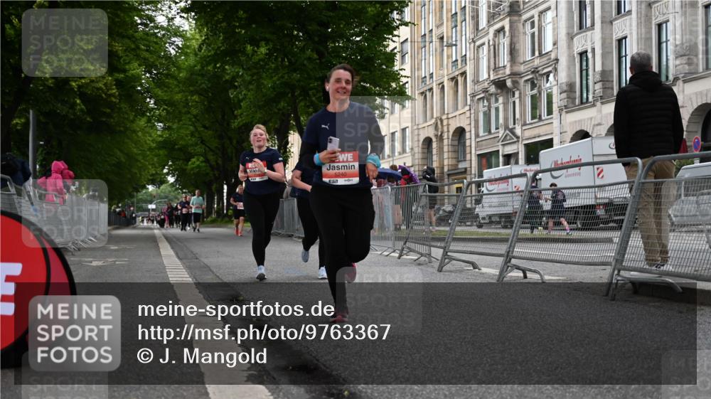 14.06.2026 - REWE Women's Run J. Mangold http://msf.ph/oto/9763367 14.06.2026 11:09:59 Ziel 5211, 5240, 5301, 5787, 5788, 5961 meine-sportfotos.de