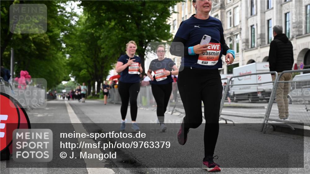 14.06.2026 - REWE Women's Run J. Mangold http://msf.ph/oto/9763379 14.06.2026 11:10:00 Ziel 5240, 5787, 5788, 5961 meine-sportfotos.de
