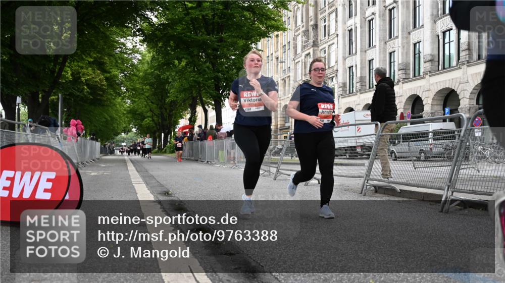 14.06.2026 - REWE Women's Run J. Mangold http://msf.ph/oto/9763388 14.06.2026 11:10:01 Ziel 5240, 5787, 5788, 5961 meine-sportfotos.de