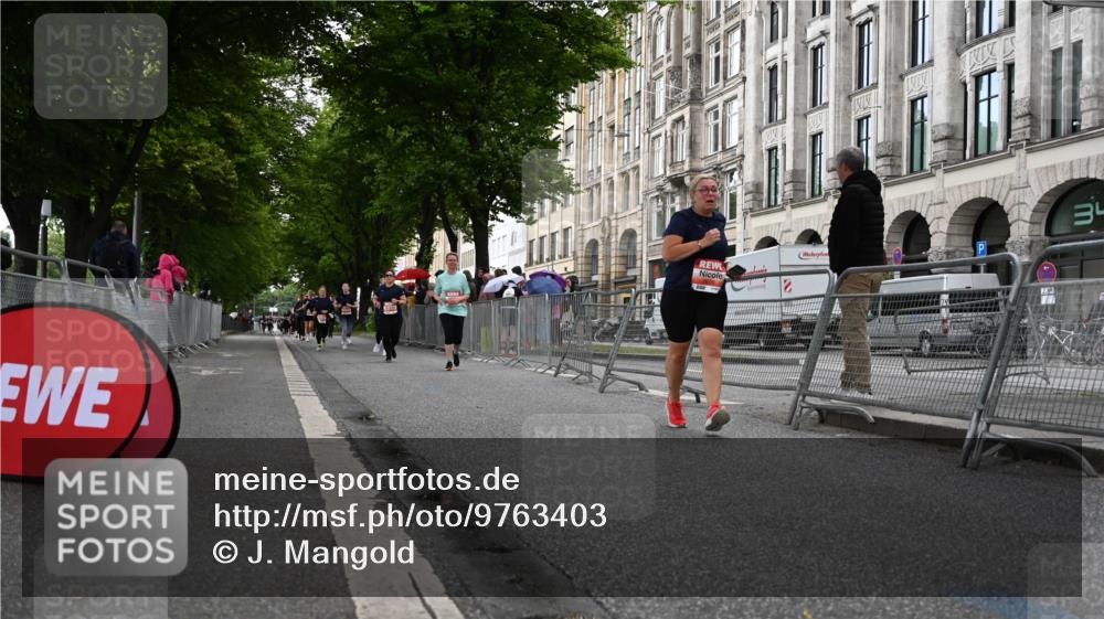 14.06.2026 - REWE Women's Run J. Mangold http://msf.ph/oto/9763403 14.06.2026 11:10:11 Ziel 5236 meine-sportfotos.de