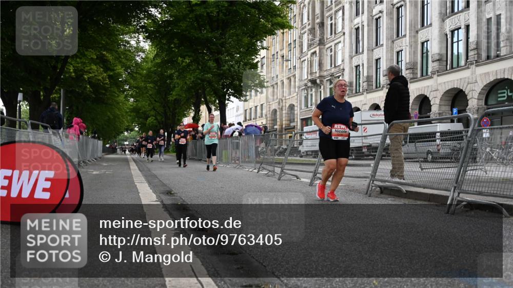 14.06.2026 - REWE Women's Run J. Mangold http://msf.ph/oto/9763405 14.06.2026 11:10:11 Ziel 5236 meine-sportfotos.de