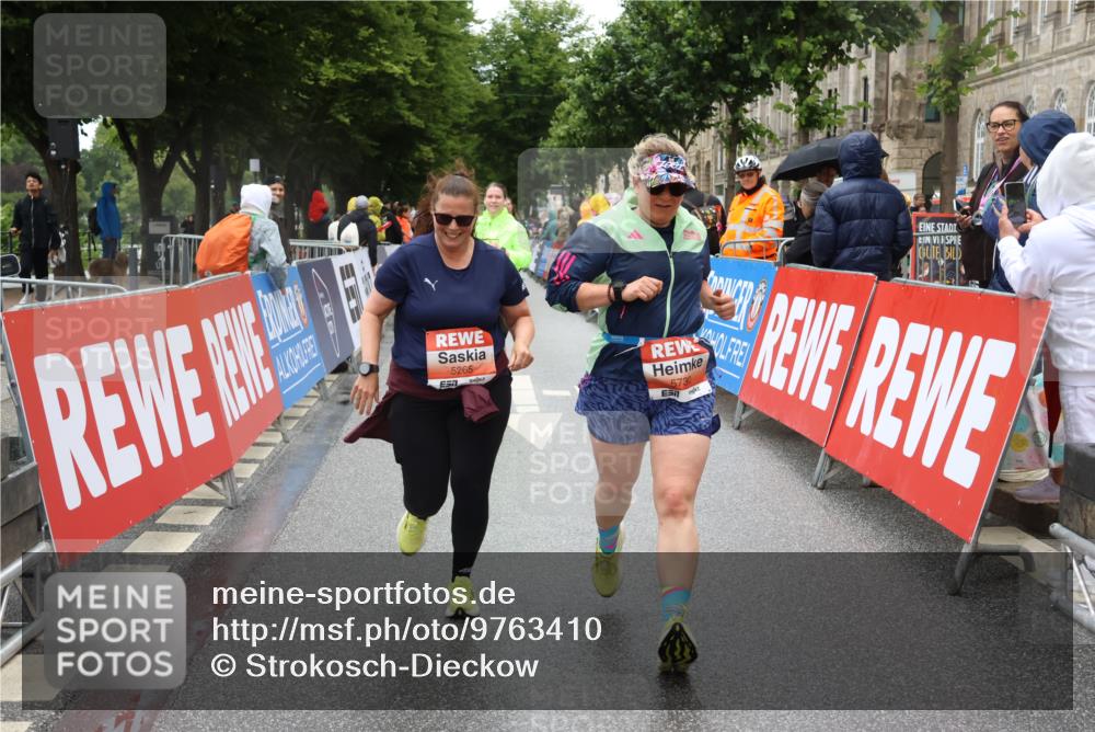 14.06.2026 - REWE Women's Run Strokosch-Dieckow http://msf.ph/oto/9763410 14.06.2026 11:12:01 Ziel 5080, 5081, 5082, 5148, 5265, 5362, 5663, 5730 meine-sportfotos.de