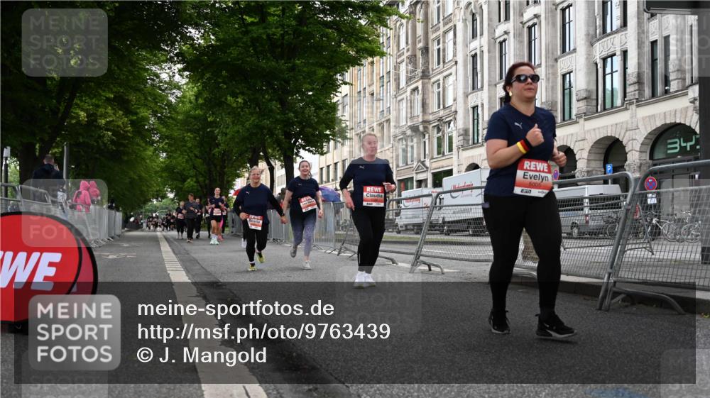 14.06.2026 - REWE Women's Run J. Mangold http://msf.ph/oto/9763439 14.06.2026 11:10:19 Ziel 5005, 5028, 5724, 5830, 5831 meine-sportfotos.de