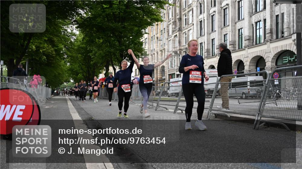 14.06.2026 - REWE Women's Run J. Mangold http://msf.ph/oto/9763454 14.06.2026 11:10:20 Ziel 5005, 5028, 5724, 5830, 5831 meine-sportfotos.de
